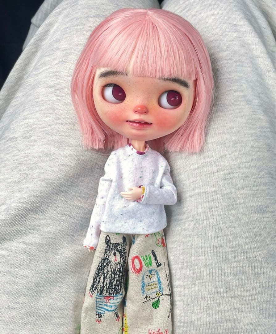 カスタムブライス 海外作家様 笑顔 悪戯っ子 かわいい 太眉 まんまる