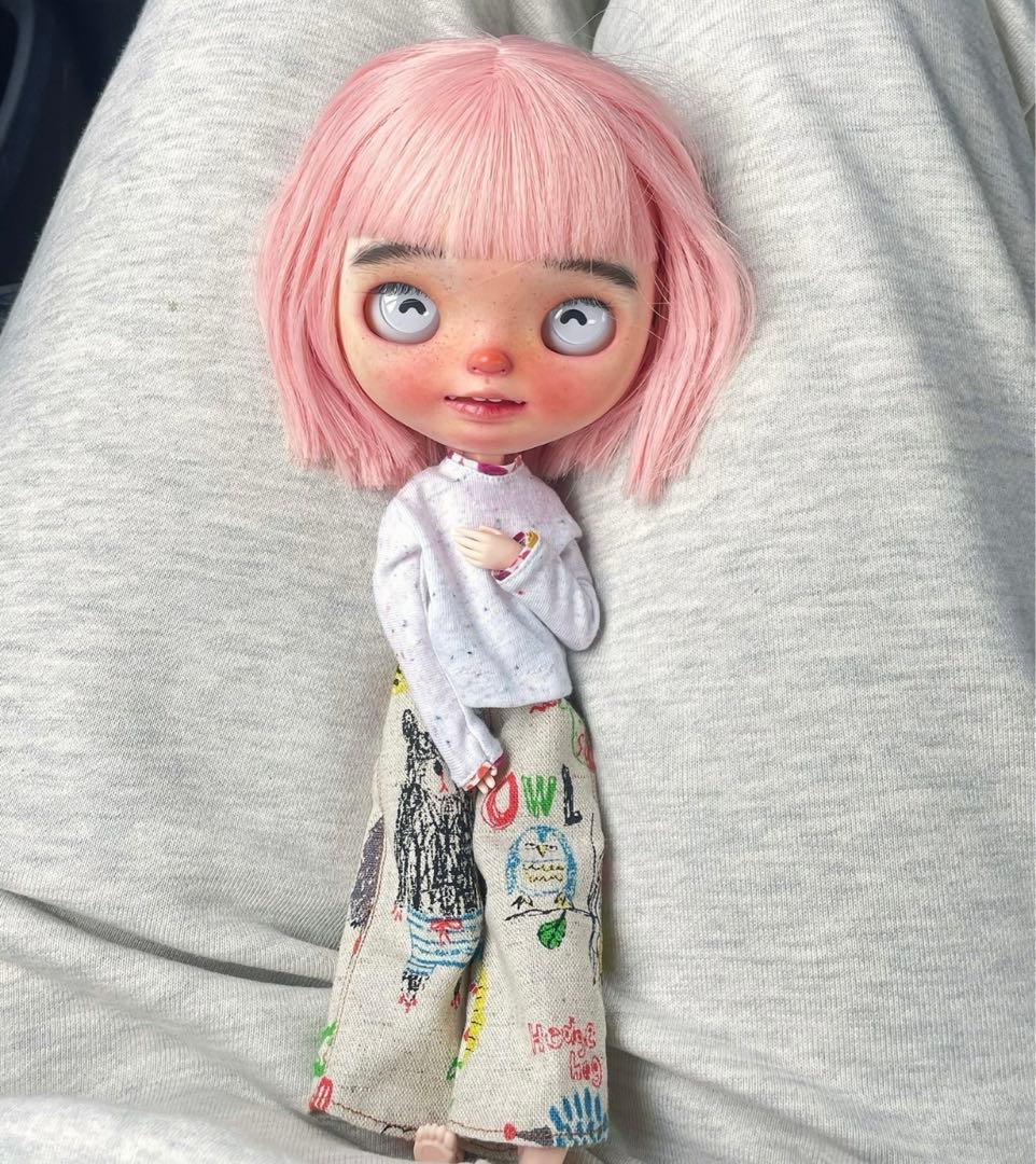 カスタムブライス 海外作家様 笑顔 悪戯っ子 かわいい 太眉 まんまる