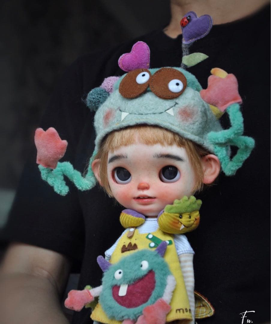 カスタムブライス 海外作家様 笑顔 悪戯っ子 かわいい 太眉 まんまる