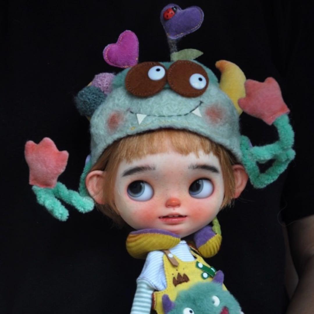 カスタムブライス 海外作家様 笑顔 悪戯っ子 かわいい 太眉 まんまる