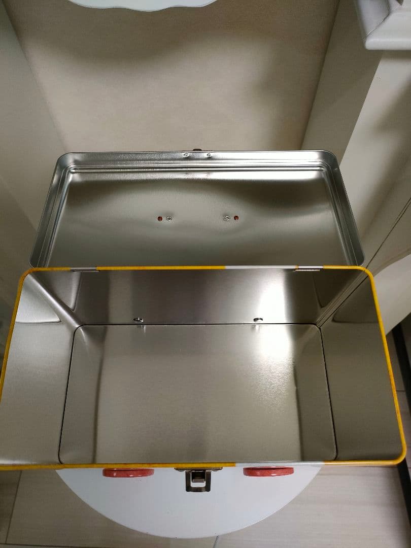 モルカー　PUIPUIモルカー缶　ポテト　車輪付き　持ち手付き