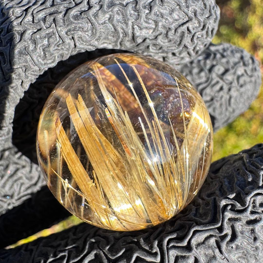 M-14タイチンルチルスフィア　丸玉　天然石　クリスタル　タイチンルチルクォーツ