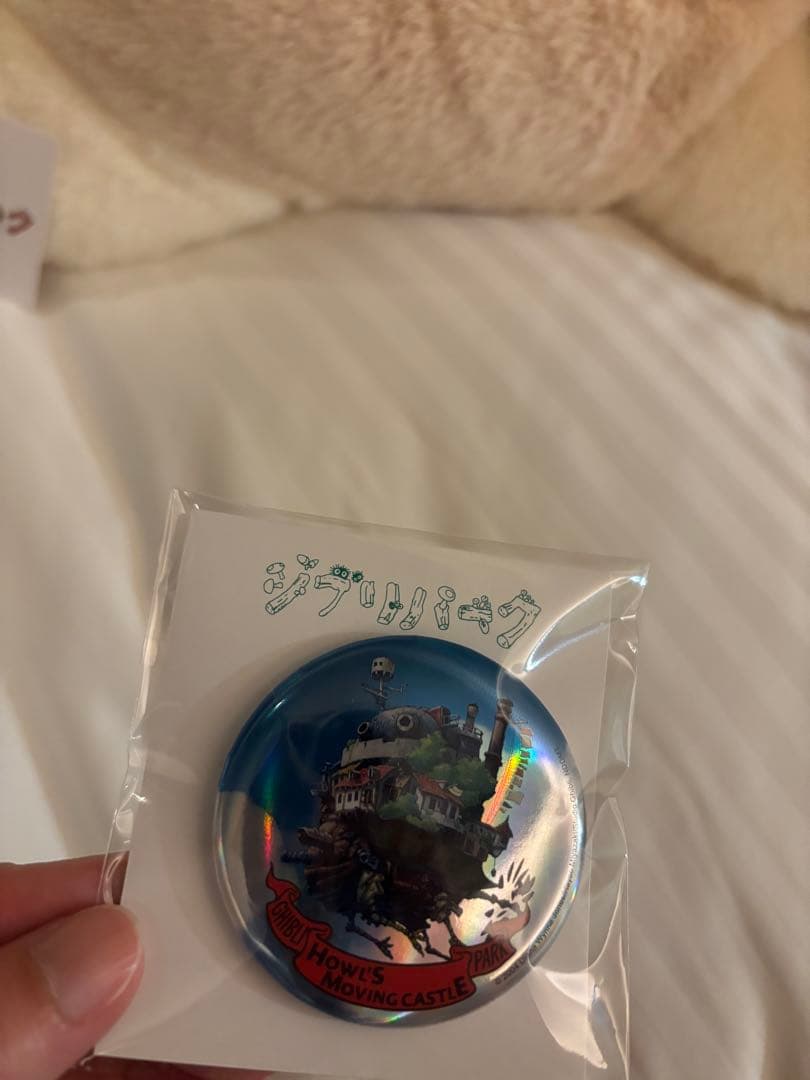 ジブリパーク　ヒン　ぬいぐるみ　ショルダーポーチ　ハウルの動く城缶バッジ
