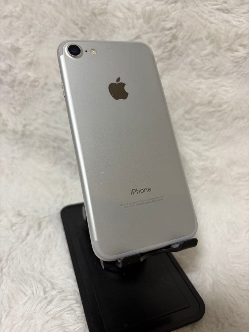 【エアドロ可】Apple iPhone7 シルバー 本体