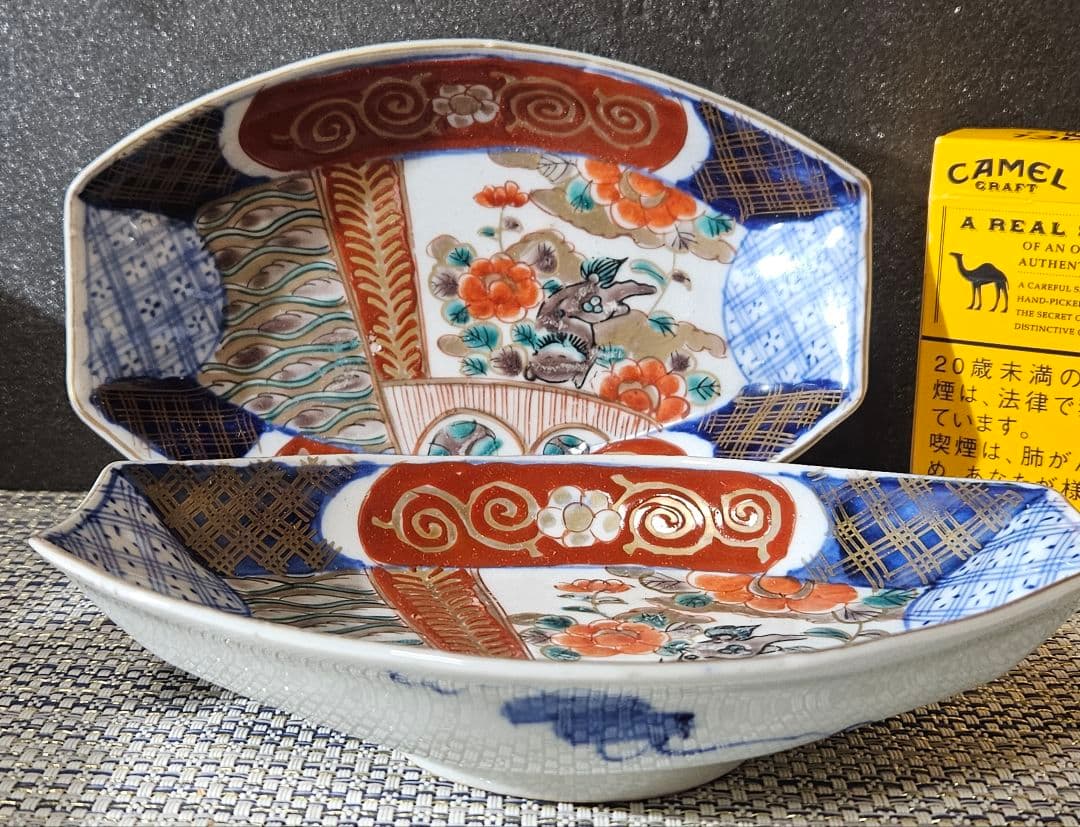 江戸時代末期〜明治時代　錦手　金彩色絵　唐獅子に花の図　花唐草文様　舟形皿2客