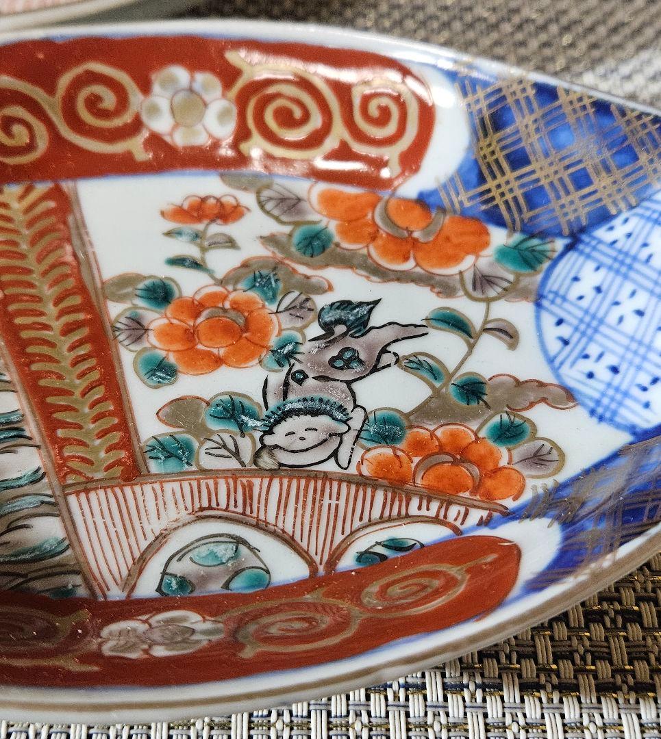 江戸時代末期〜明治時代　錦手　金彩色絵　唐獅子に花の図　花唐草文様　舟形皿2客