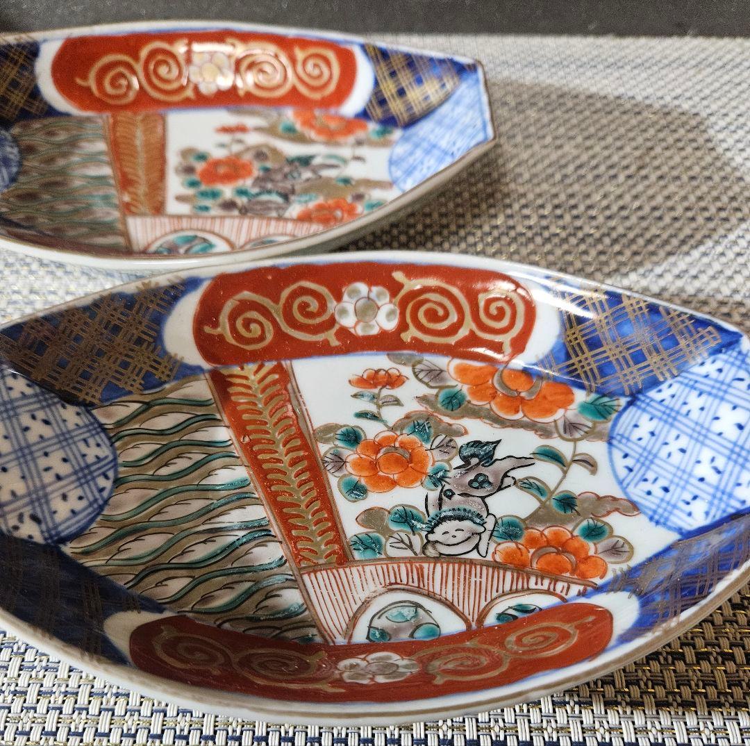 江戸時代末期〜明治時代　錦手　金彩色絵　唐獅子に花の図　花唐草文様　舟形皿2客