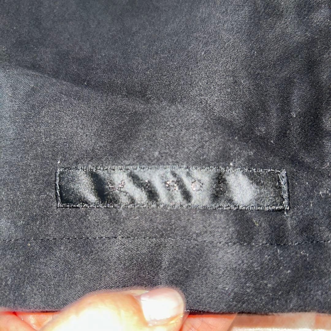 レア　ロアー　roar LOVE AND PEACE ブラッククッションカバー