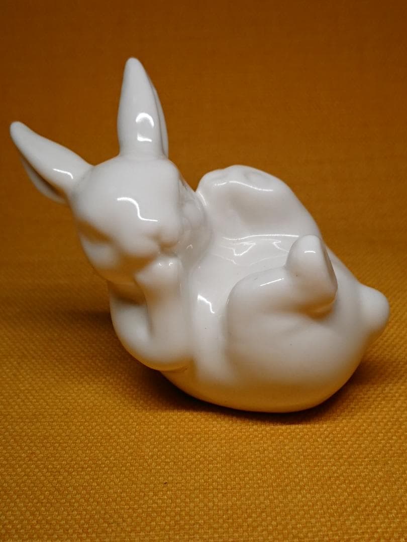 ラビット　ウサギ　兎　白兎　陶器　置物　インテリア　工芸品　美術品　A1387