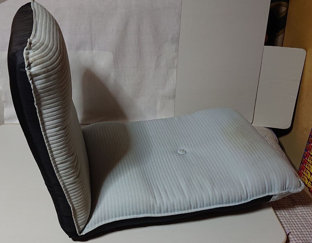 リクライニング座椅子　ニトリ〔新品1 中古品1〕 2脚まとめ売り (匿名配送)