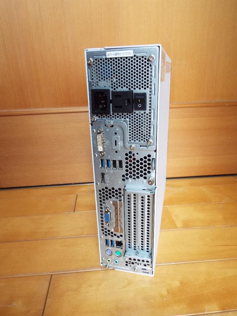 Windowsデスクトップ ESPRIMO D588/BW i3-9100 SSD256G+HDD500G