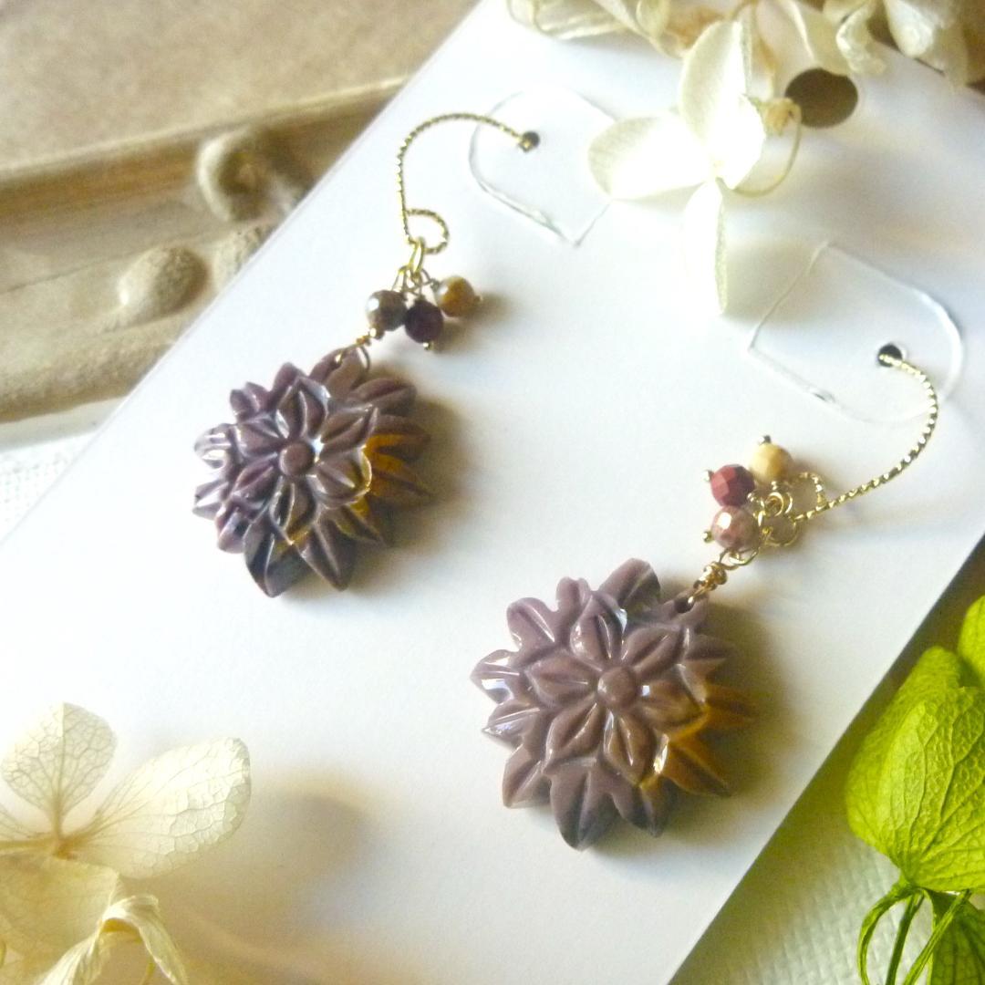 14kgf/天然石ムーアカイトフラワーカービングのピアス★ハンドメイド★