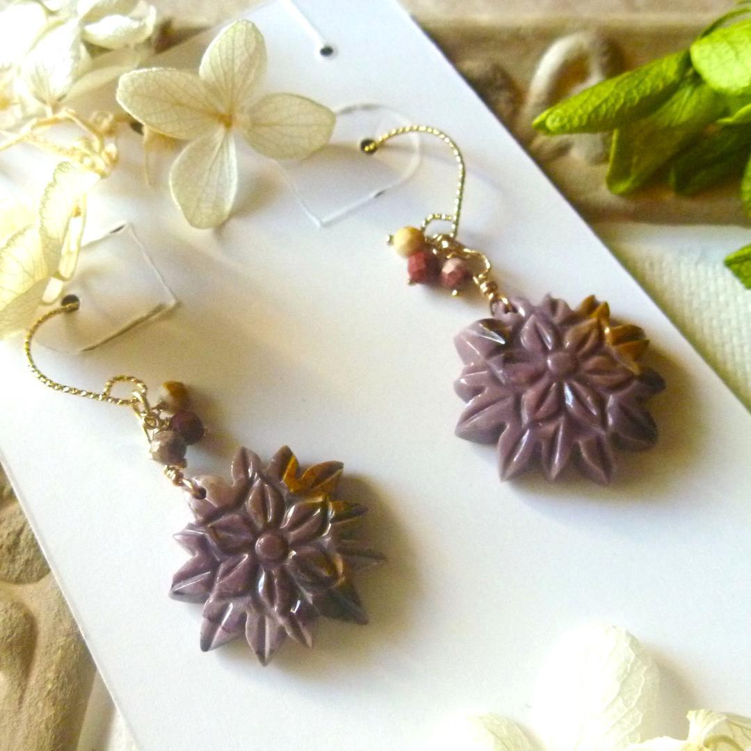 14kgf/天然石ムーアカイトフラワーカービングのピアス★ハンドメイド★