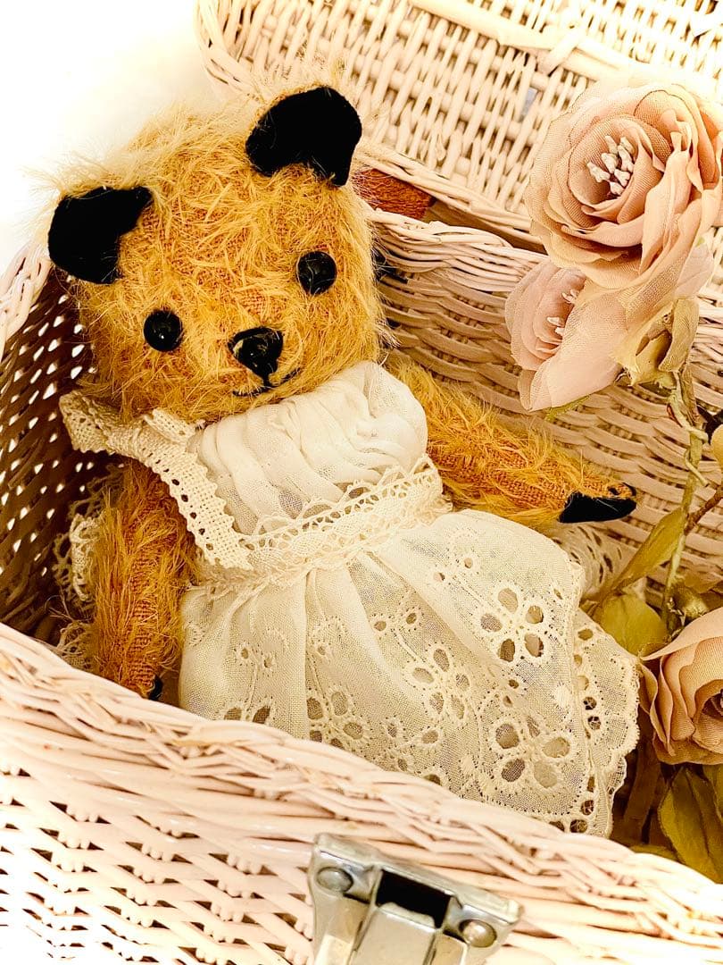 黒耳のテディベア　アンティークレースのお洋服・Steiffモヘア