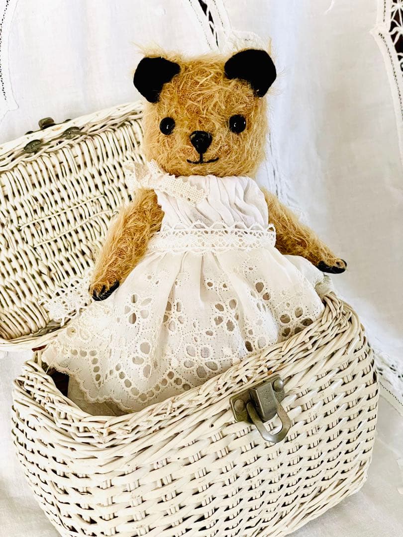 黒耳のテディベア　アンティークレースのお洋服・Steiffモヘア