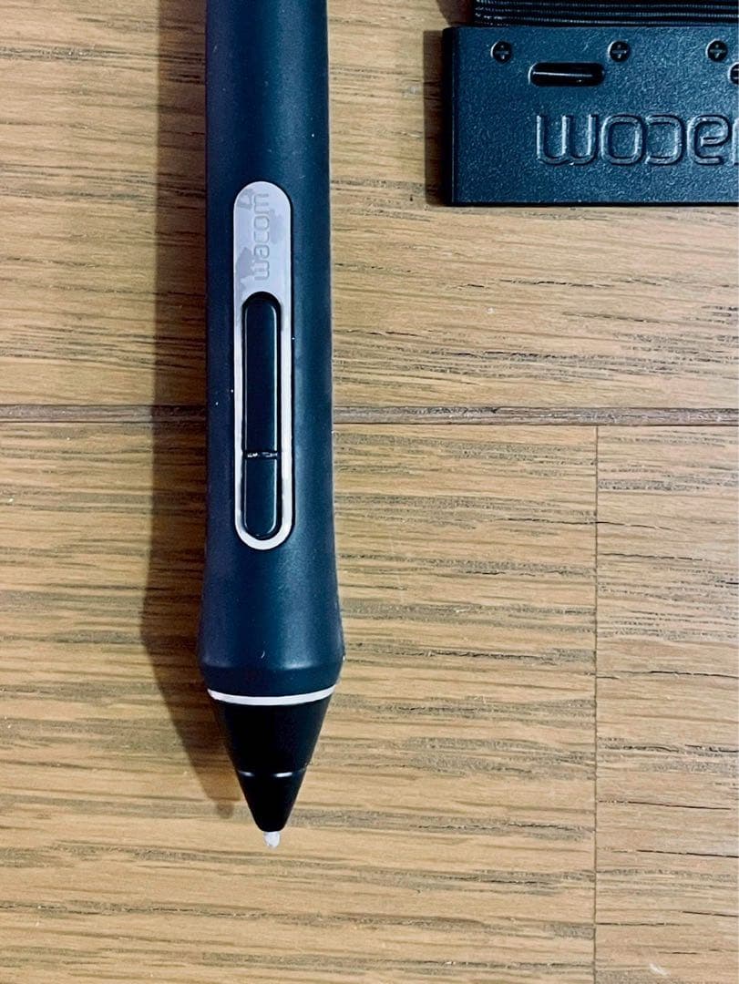 Wacom Cintiq 22 (DTK2260K0D)替え芯二種類