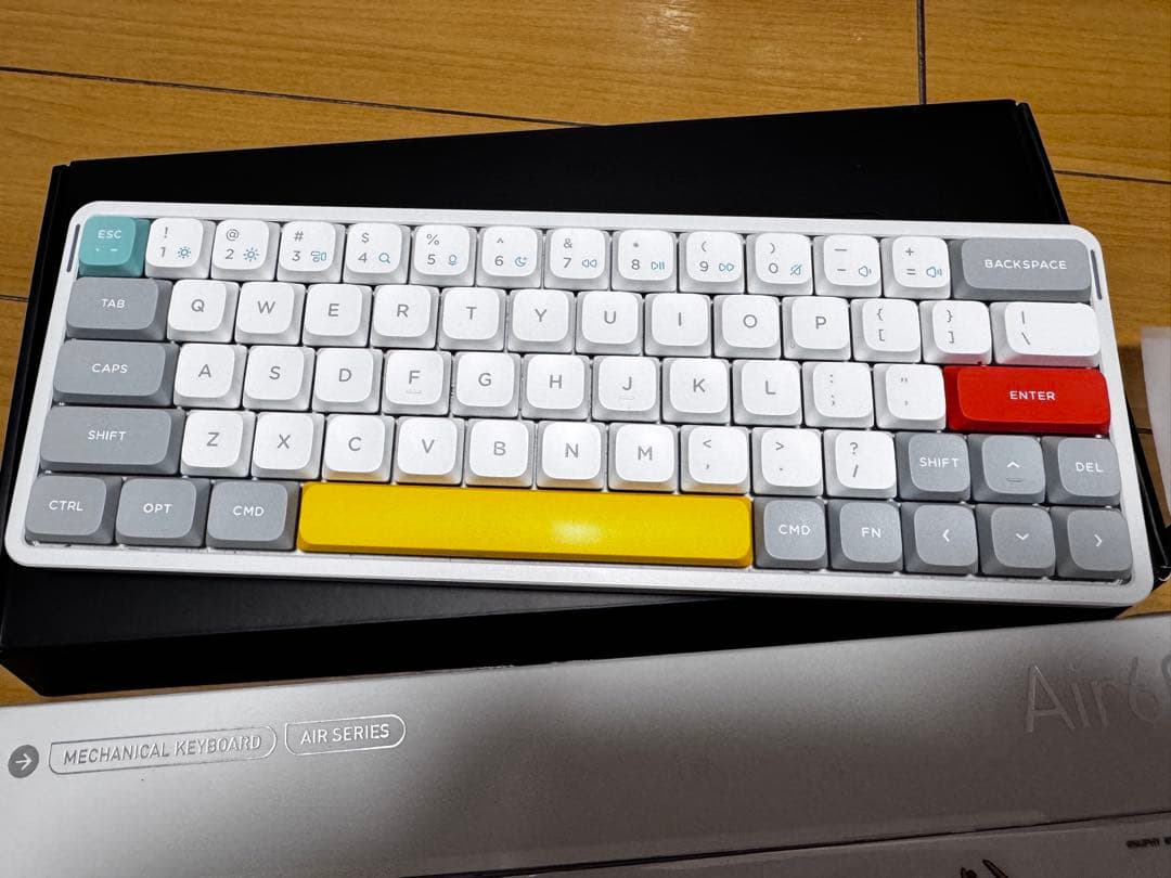 Nuphy Air60 V2 Cowberry軸　有線・無線、Bluetooth