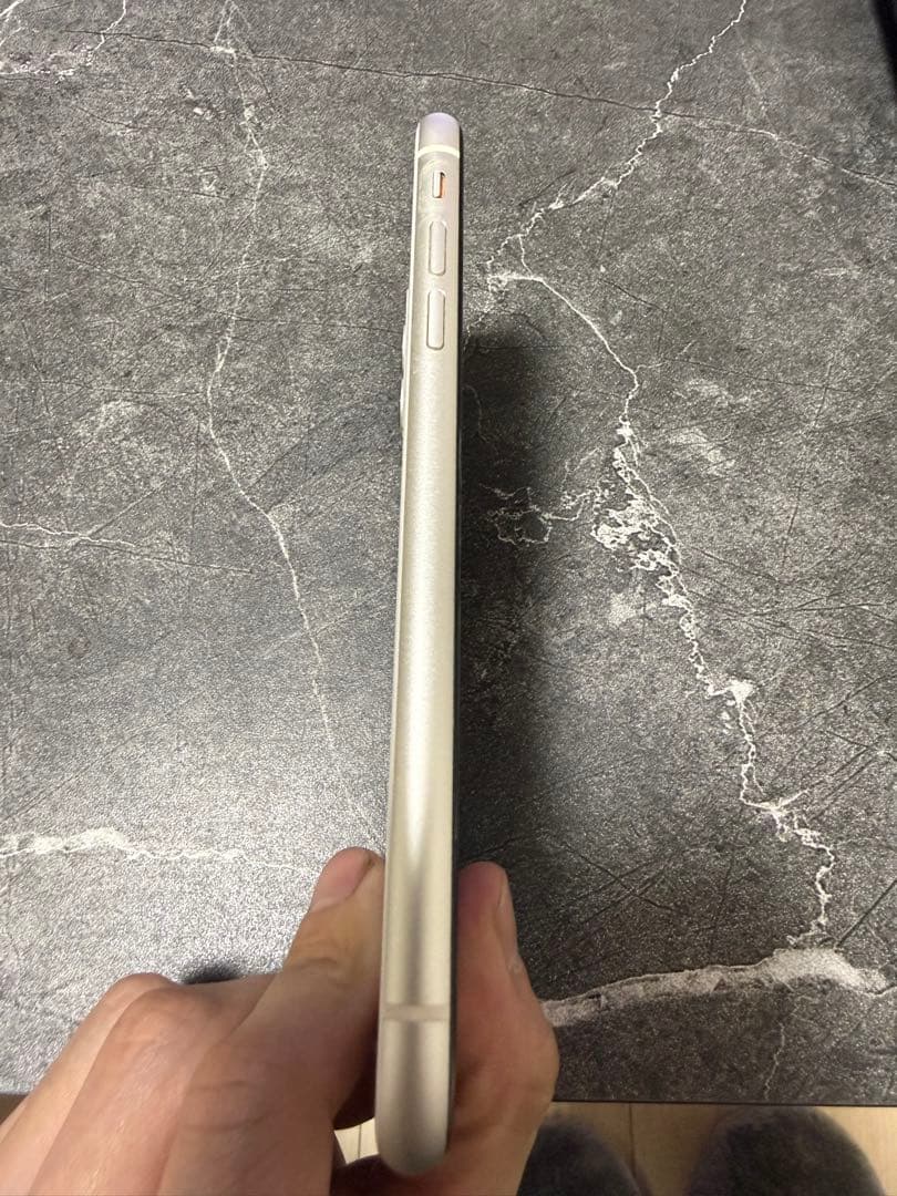 iPhone11 シルバー 128GB