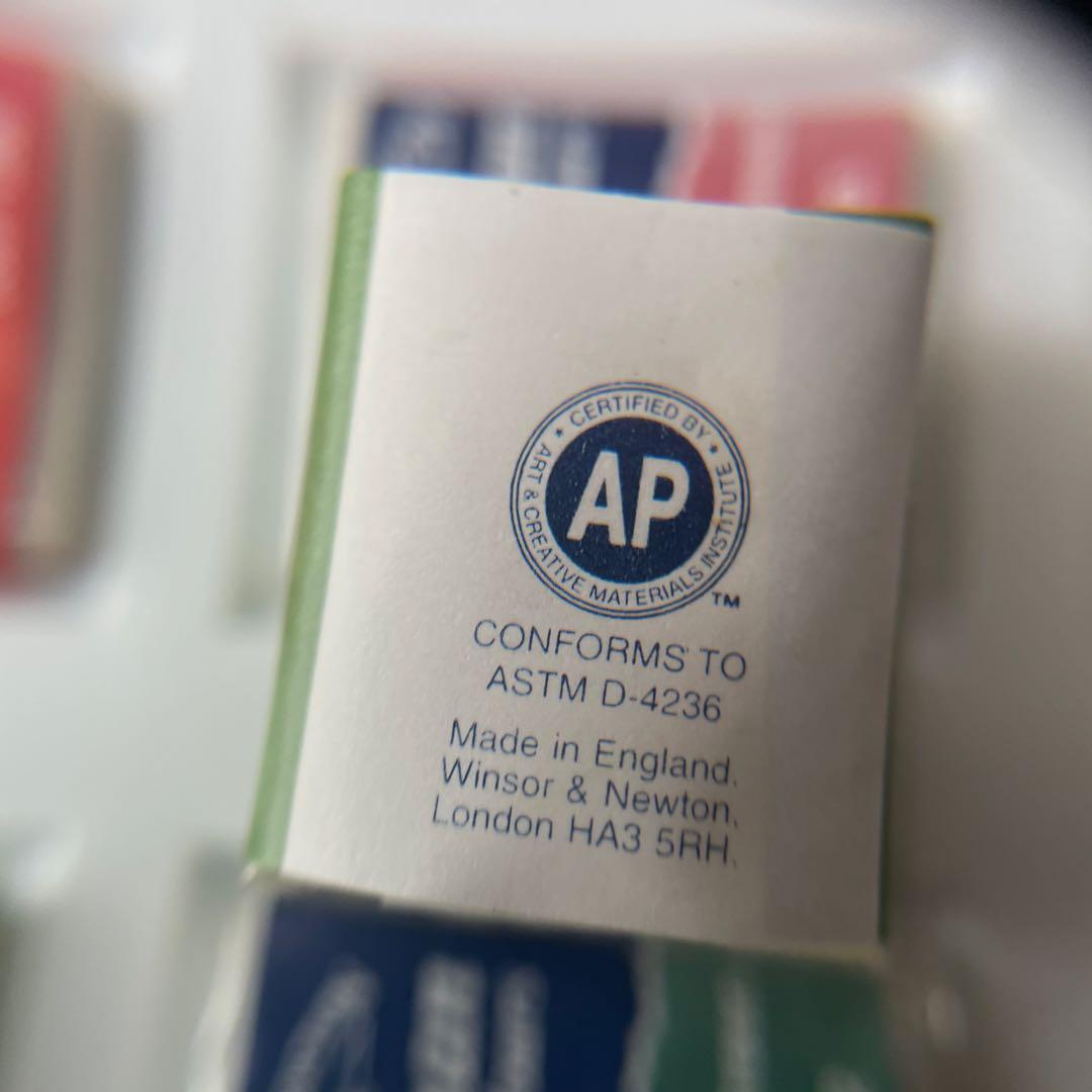 イギリス製　ウィンザー＆ニュートン　水彩　画材セット　絵の具　筆　スケッチブック