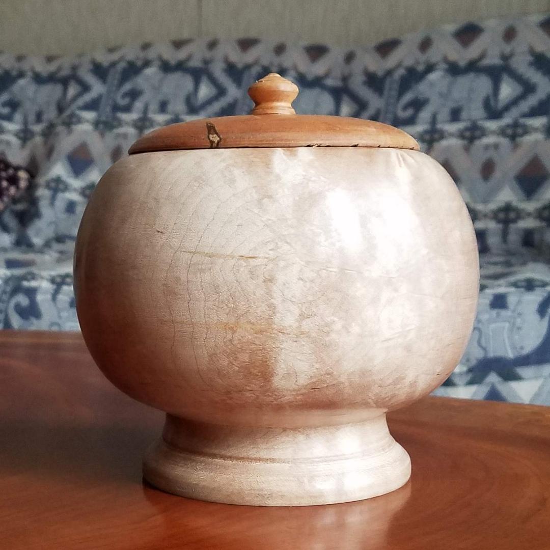 小物入れ 紅葉(モミジ) 球形 足付 幅も高さも約13.8cm 手作り 超銘木