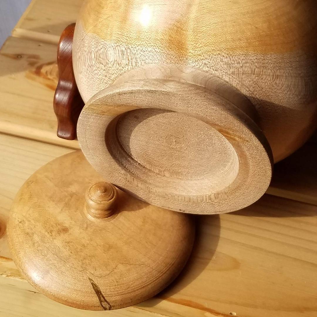 小物入れ 紅葉(モミジ) 球形 足付 幅も高さも約13.8cm 手作り 超銘木