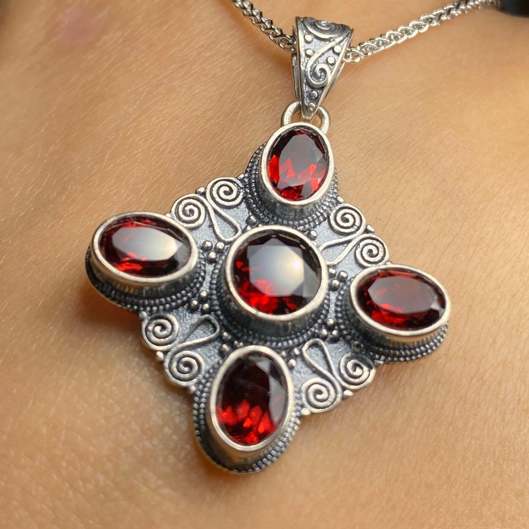 【40%OFF】天然石ペンダント　高品質ガーネット　7mm 7*5SV925刻印