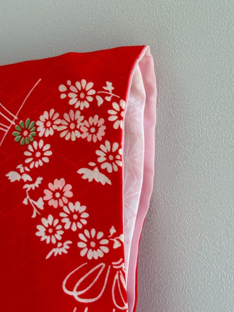 セット　七五三　３歳女の子　きもの　被布　長襦袢付　赤花柄　小物　7052