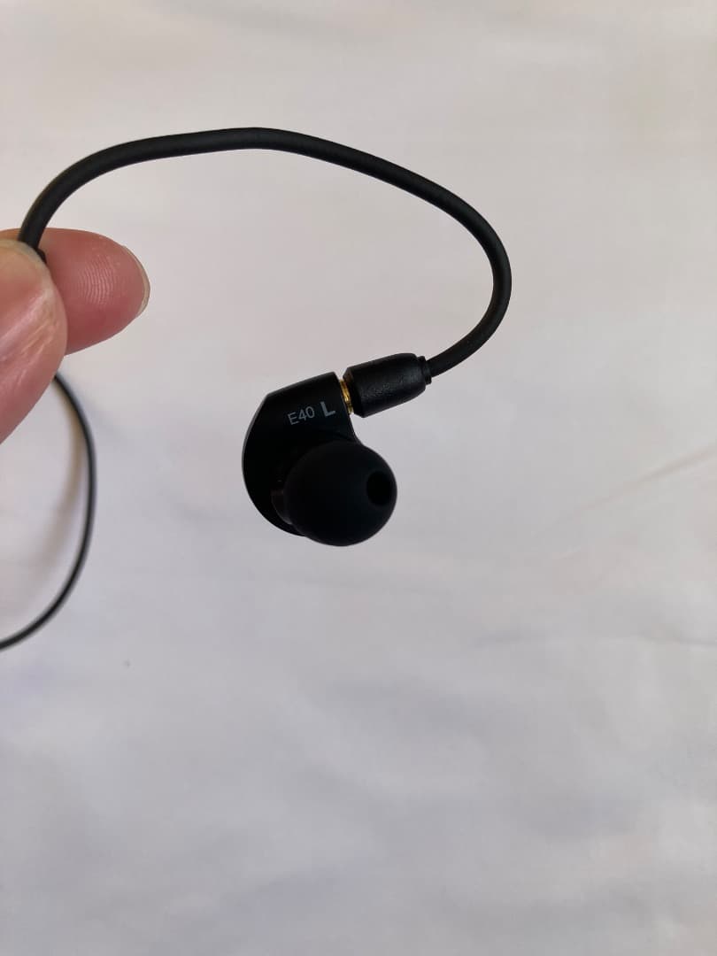 【美品】audio-technica ATH-E40 有線モニターイヤホン