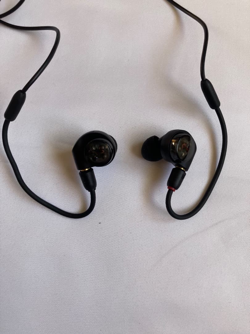 【美品】audio-technica ATH-E40 有線モニターイヤホン