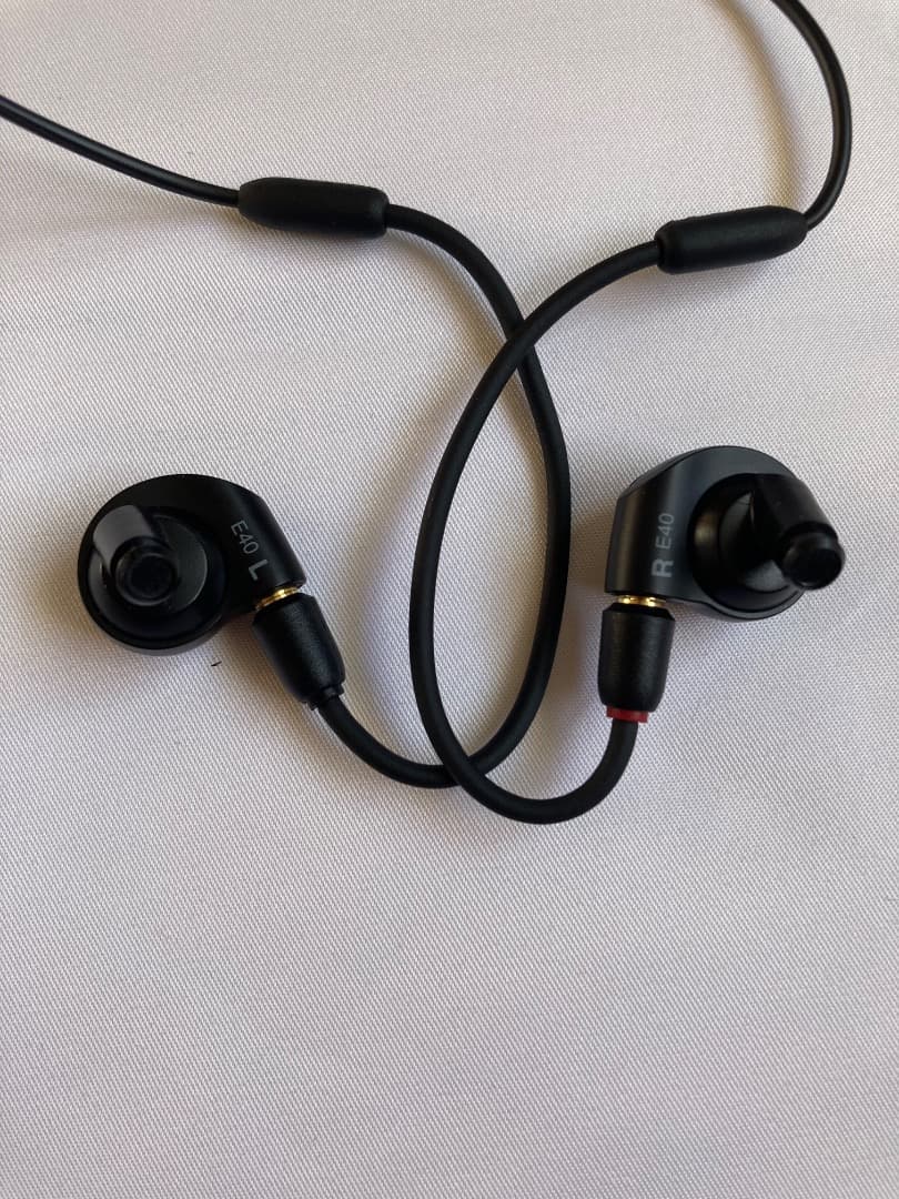 【美品】audio-technica ATH-E40 有線モニターイヤホン