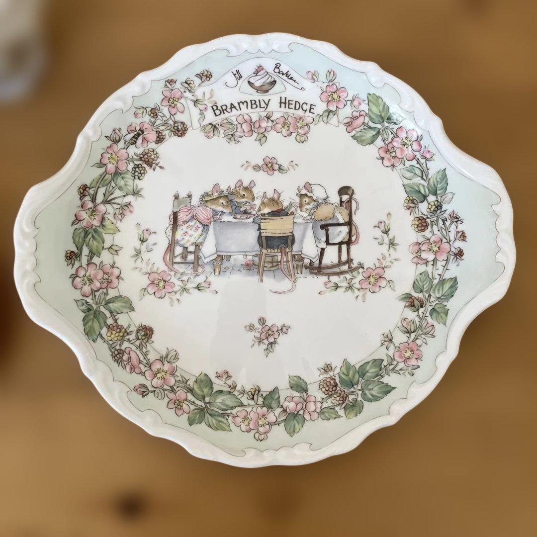 Brambley Hedge お皿2枚とカップの3点セット