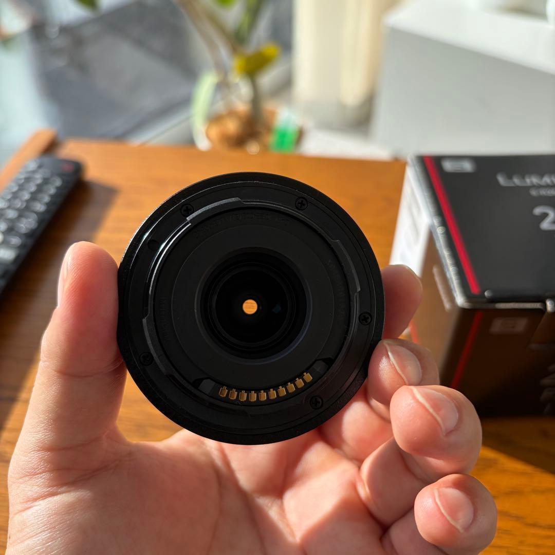 LUMIX 26mm F8 lマウント