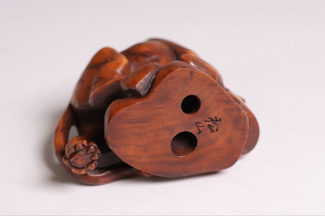 木製 提物 根付 虎 寅 トラ 在銘 松山 彫刻 木彫り【MB308】