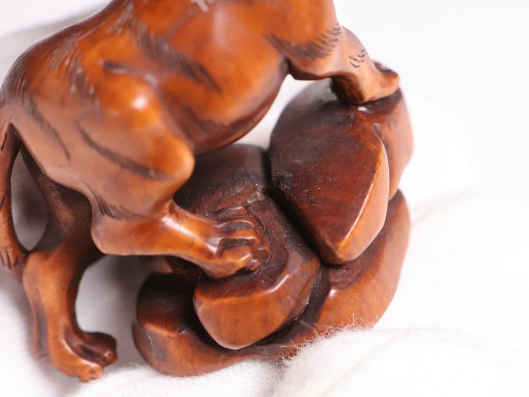 木製 提物 根付 虎 寅 トラ 在銘 松山 彫刻 木彫り【MB308】