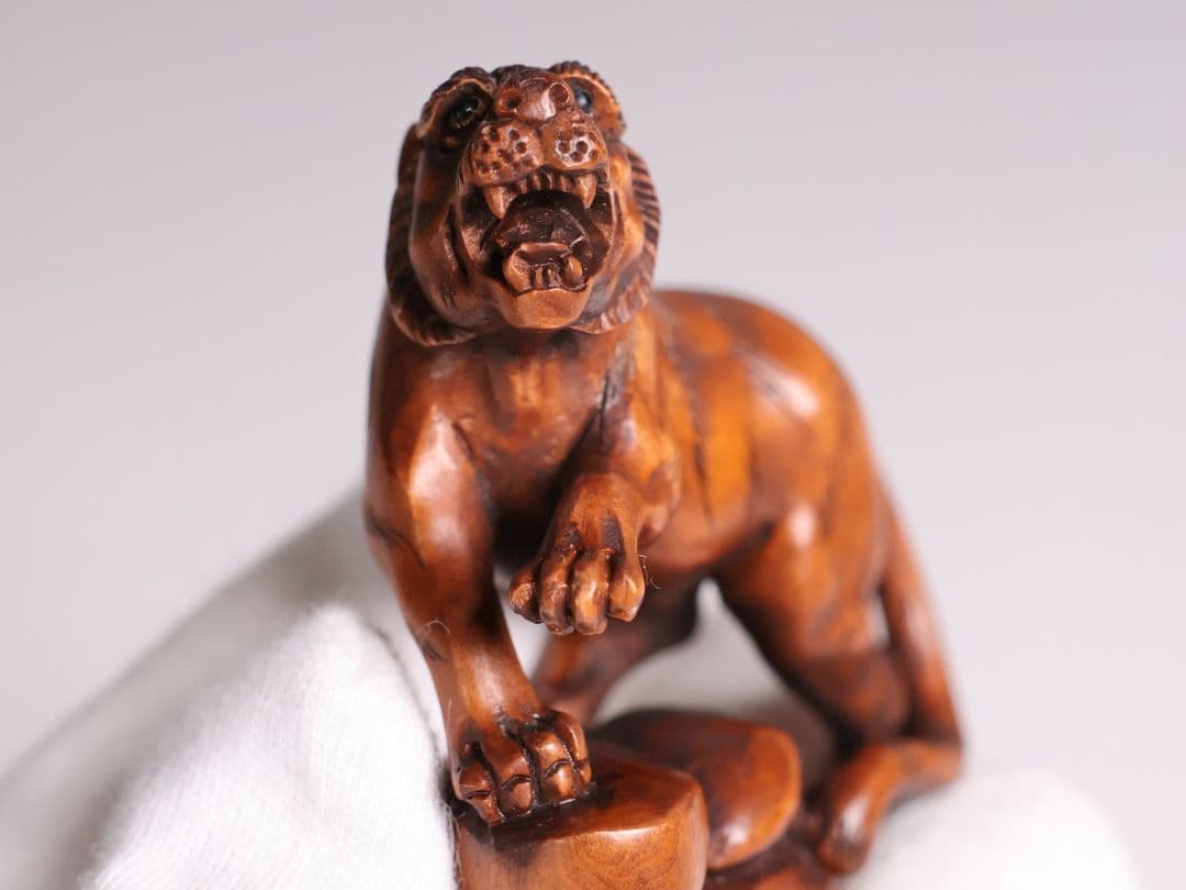 木製 提物 根付 虎 寅 トラ 在銘 松山 彫刻 木彫り【MB308】