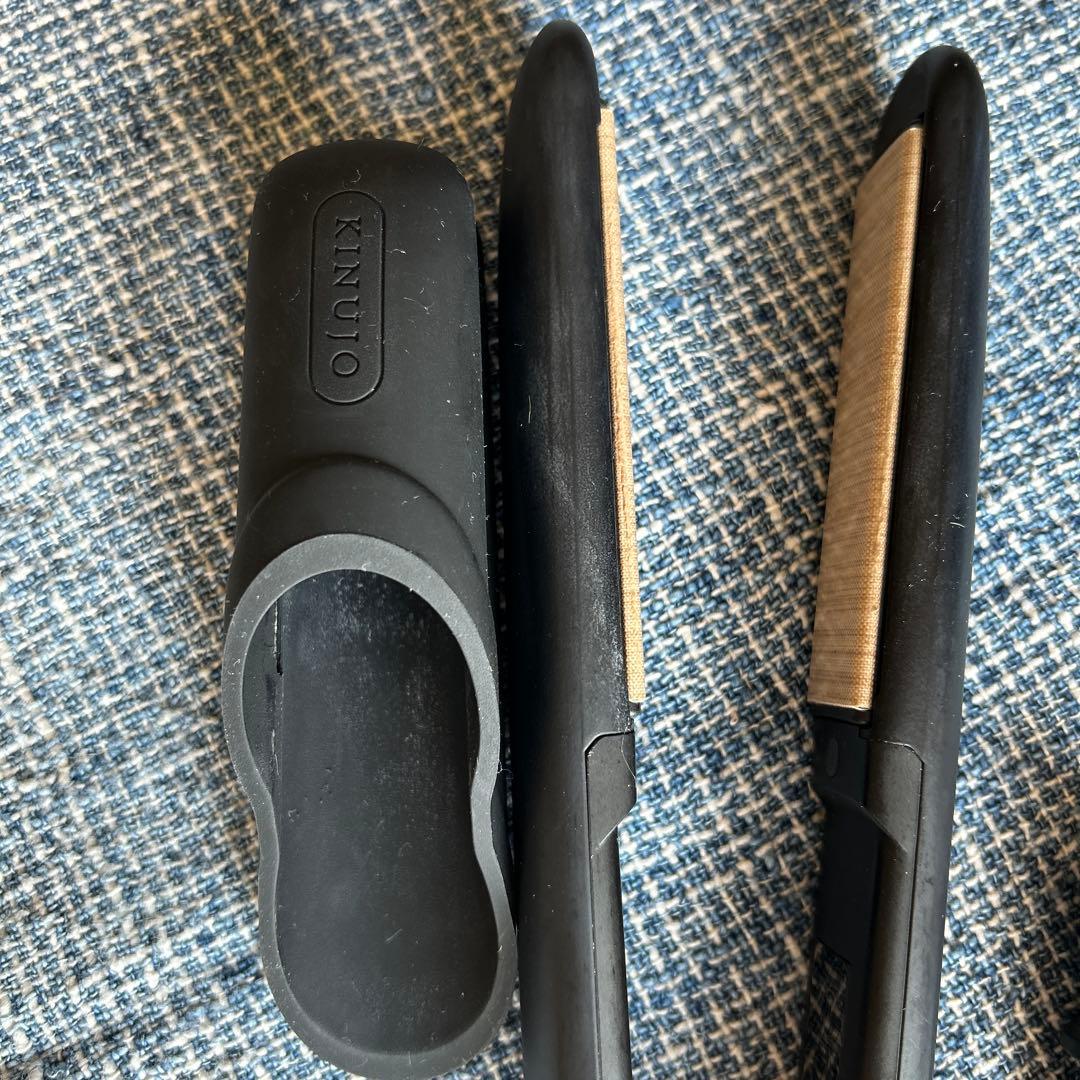 KINUJOのストレートヘアアイロン