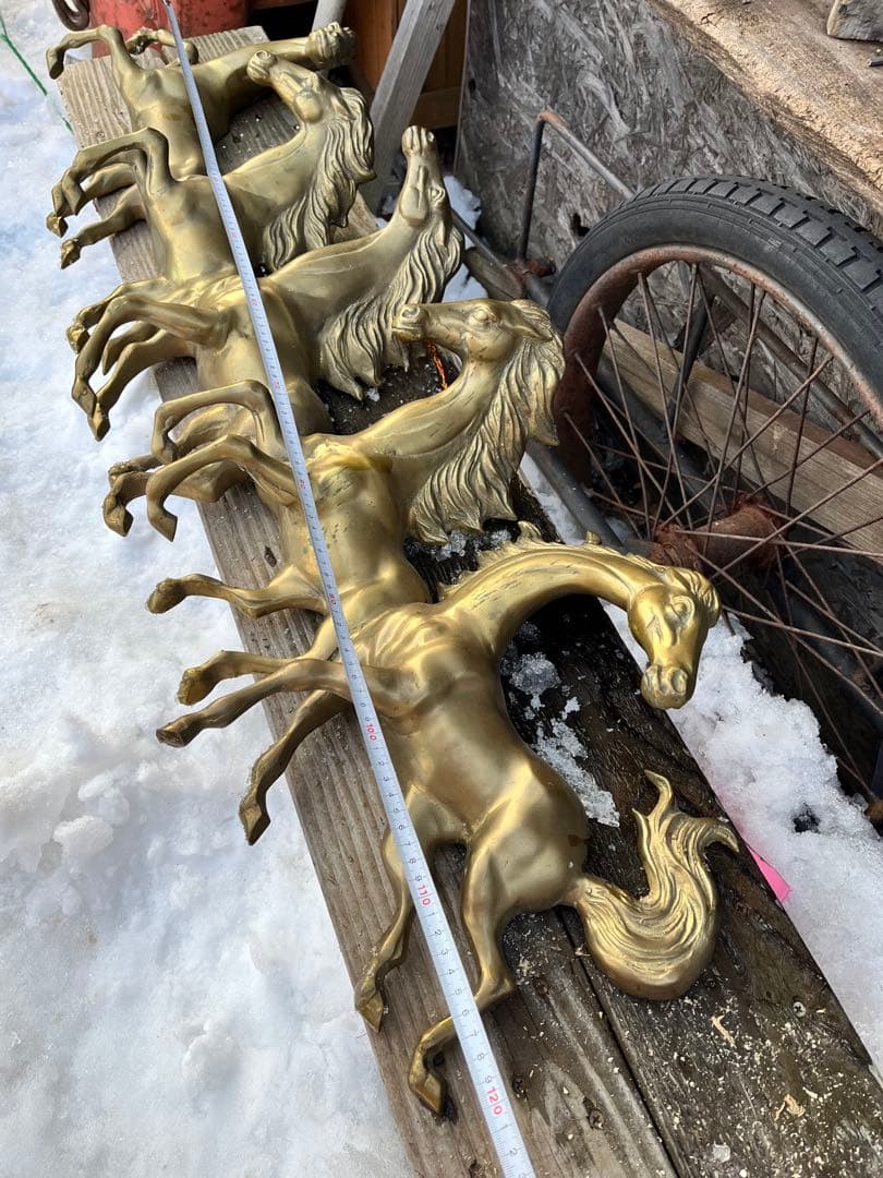 真鍮の馬の壁掛け、真鍮の馬、馬の壁掛け、120センチ、高さ約40．重さ9キロ