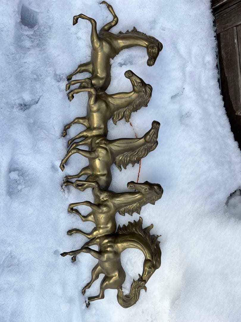 真鍮の馬の壁掛け、真鍮の馬、馬の壁掛け、120センチ、高さ約40．重さ9キロ