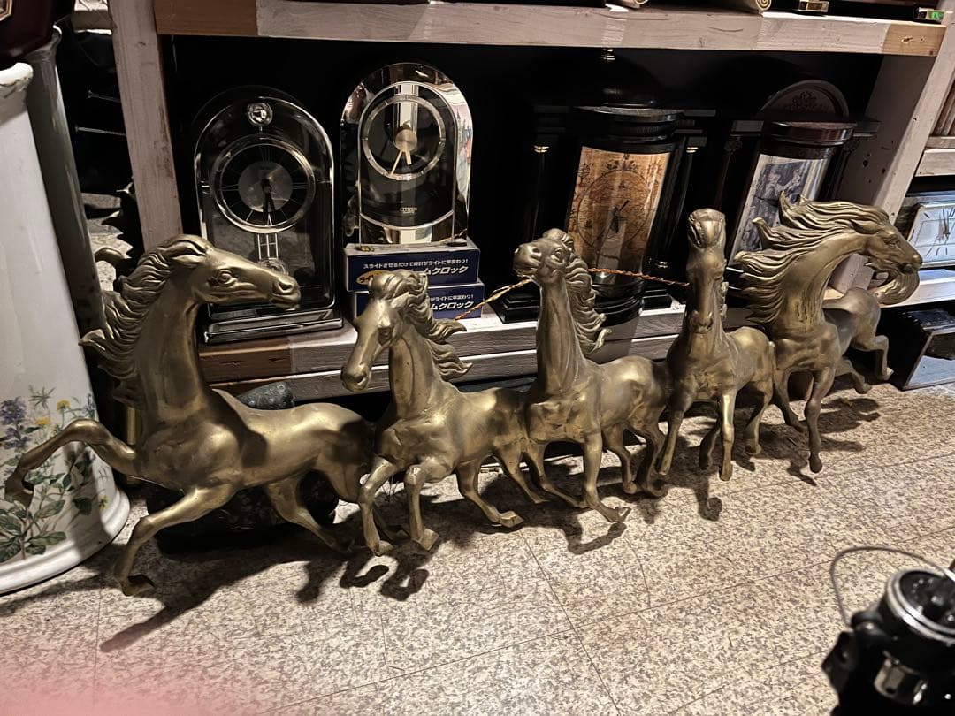 真鍮の馬の壁掛け、真鍮の馬、馬の壁掛け、120センチ、高さ約40．重さ9キロ