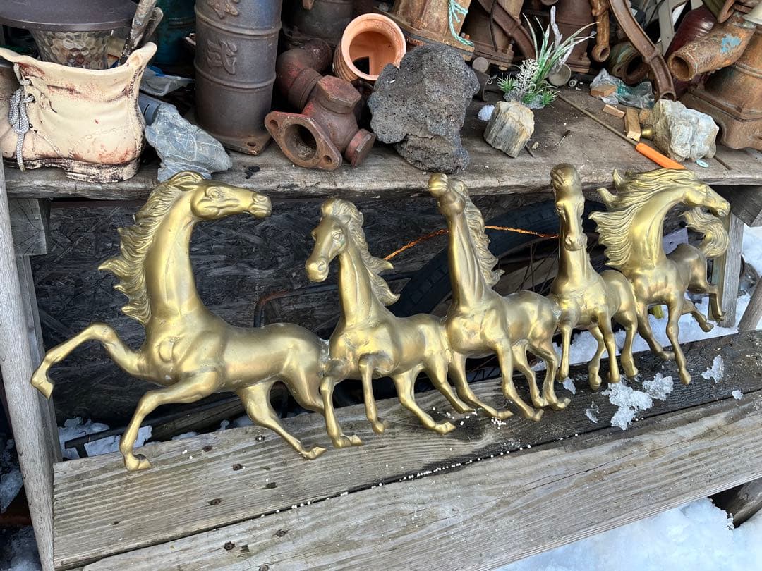 真鍮の馬の壁掛け、真鍮の馬、馬の壁掛け、120センチ、高さ約40．重さ9キロ