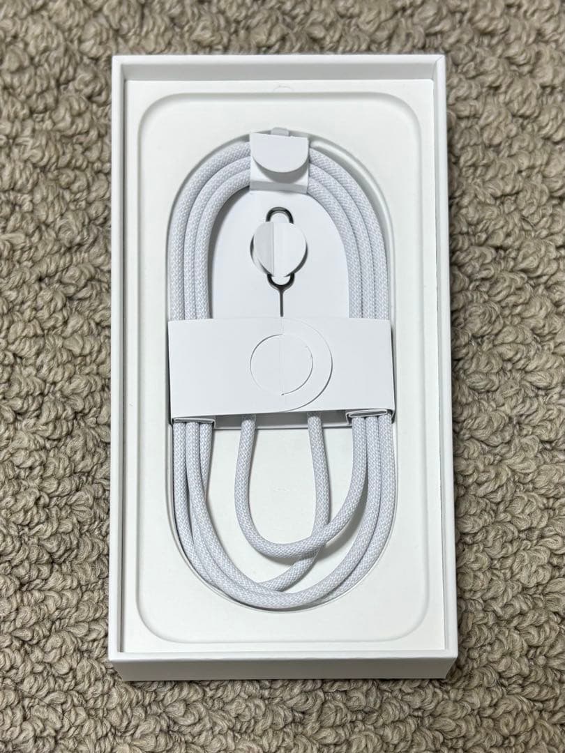 【momoko】iPhone 16e 128GB ブラック