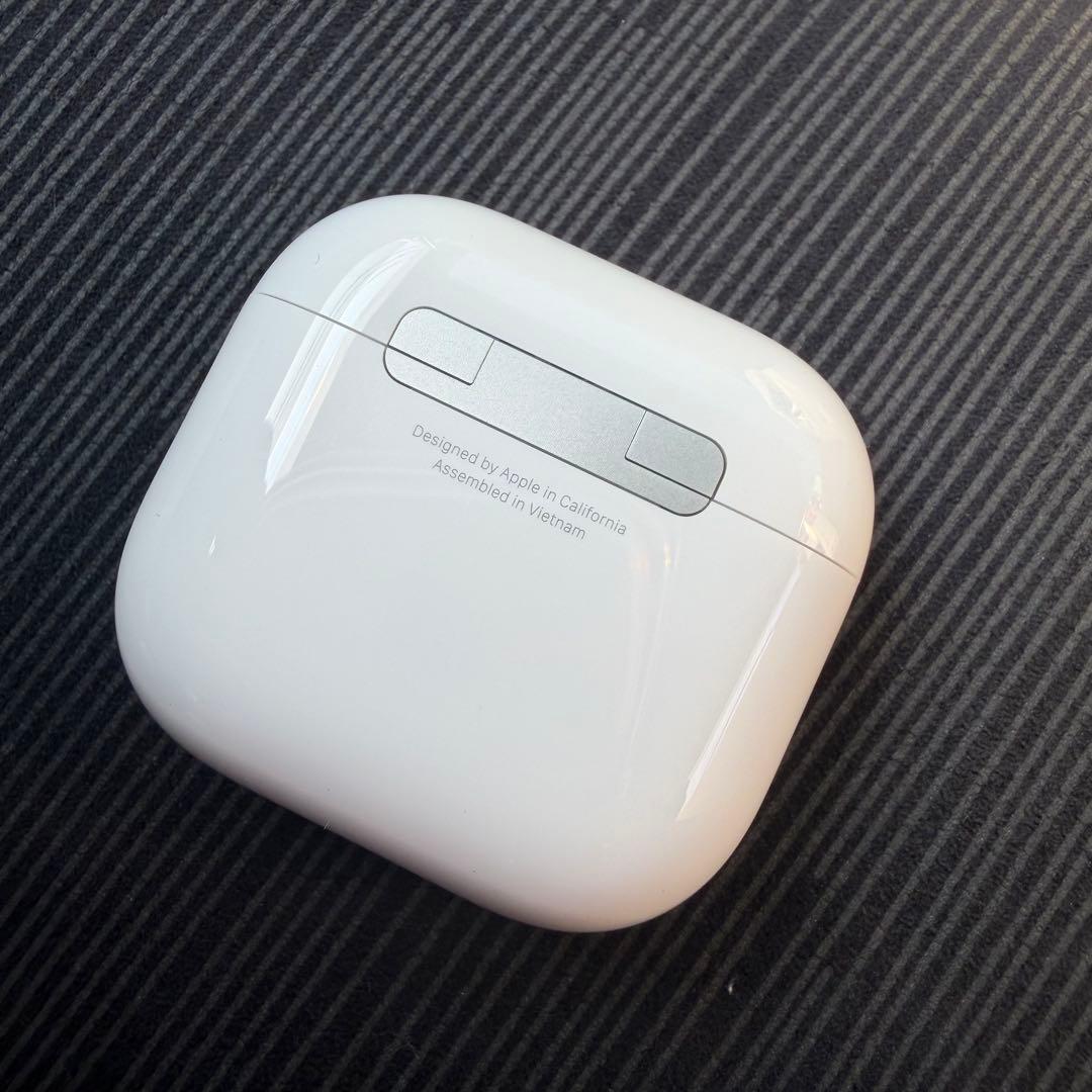 【ほぼ新品】Apple Airpods ４ノイズキャンセリング機能搭載モデル