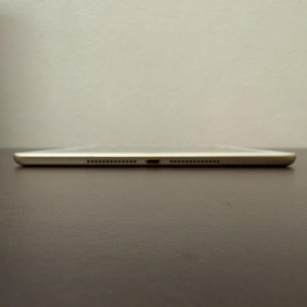 iPad 第5世代 32GB ゴールド Wi-Fi+Cellular