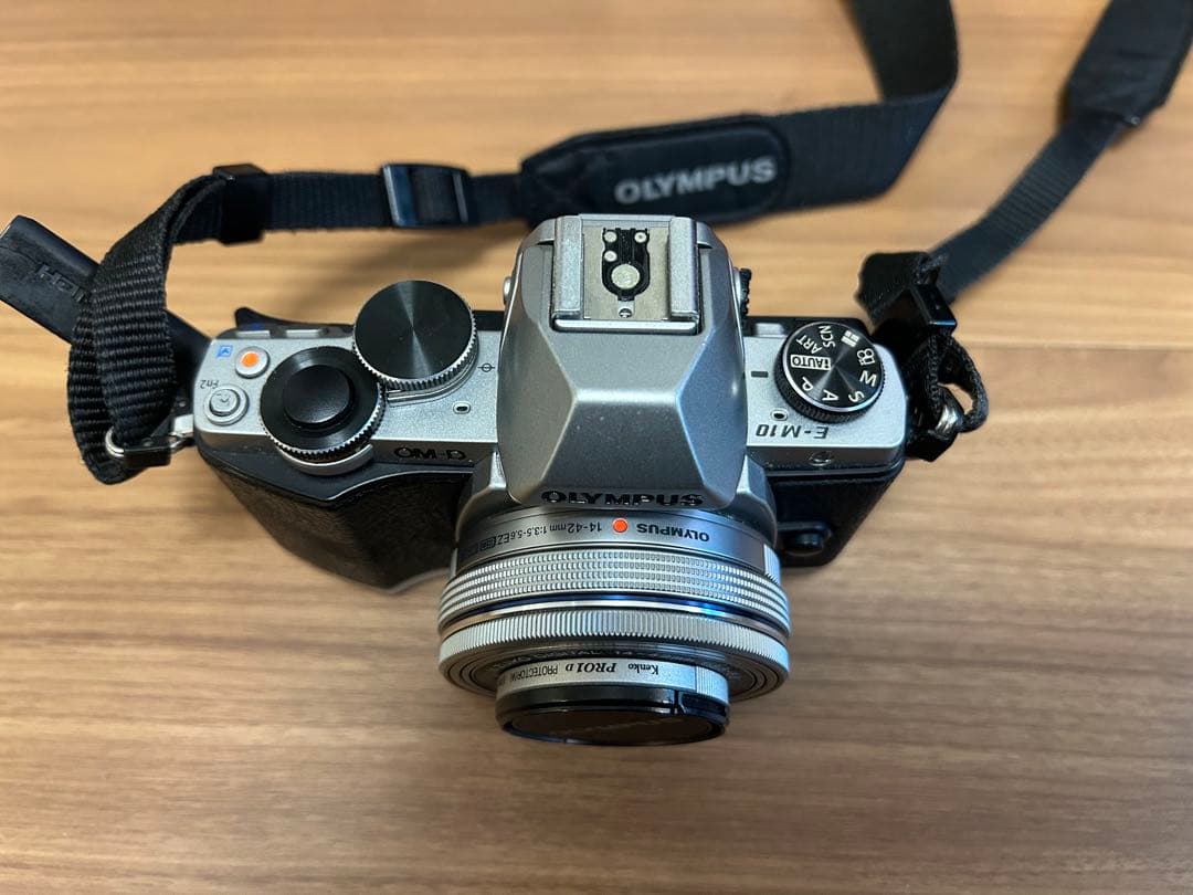 オリンパス Olympus OM-D E-M10+レンズ3本