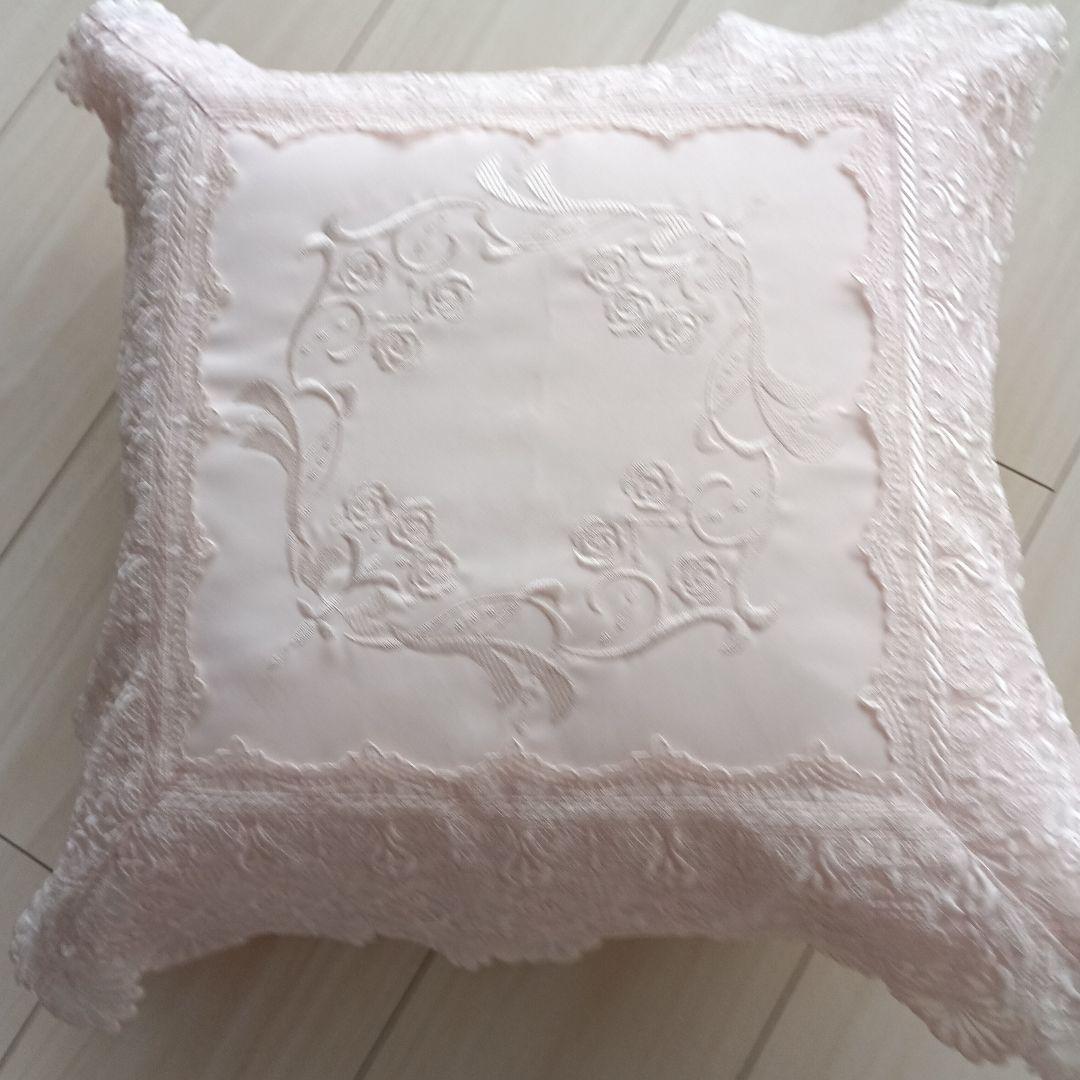 刺繍入りクッションカバー ピンク 、ホワイト2点セット