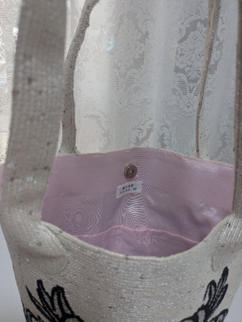 手作りトートバッグ。刺しゅう入り、スパンコール生地。防水加工済み