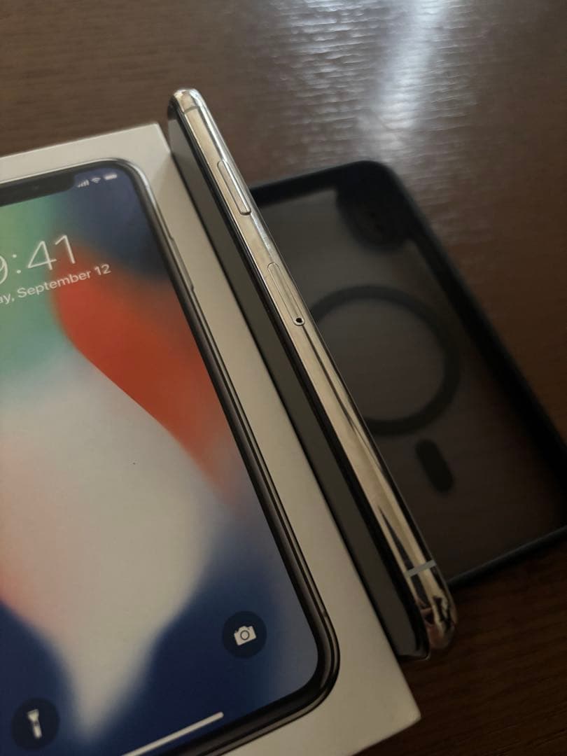 iPhone X Silver 256GB SIMフリー【純正箱・充電器