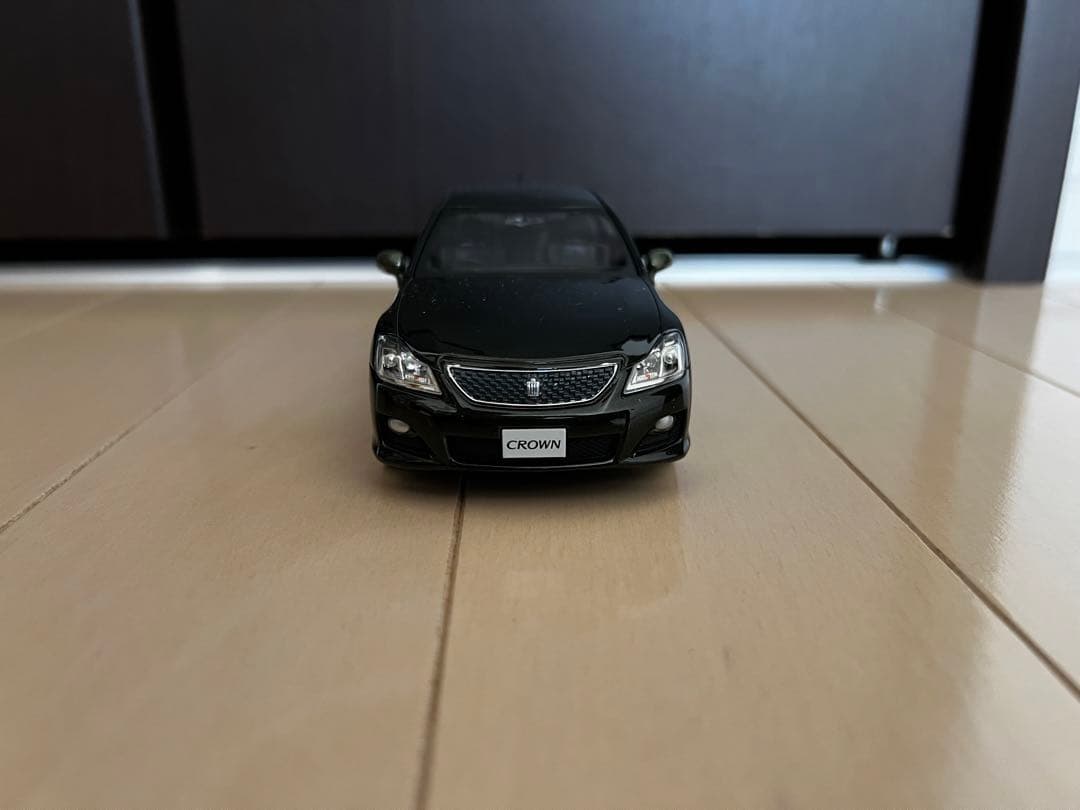 CROWN ミニカー 黒 セダン
