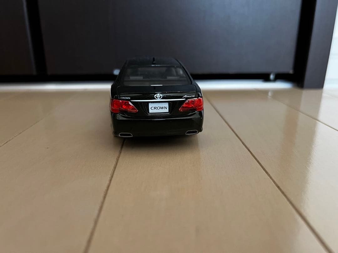 CROWN ミニカー 黒 セダン