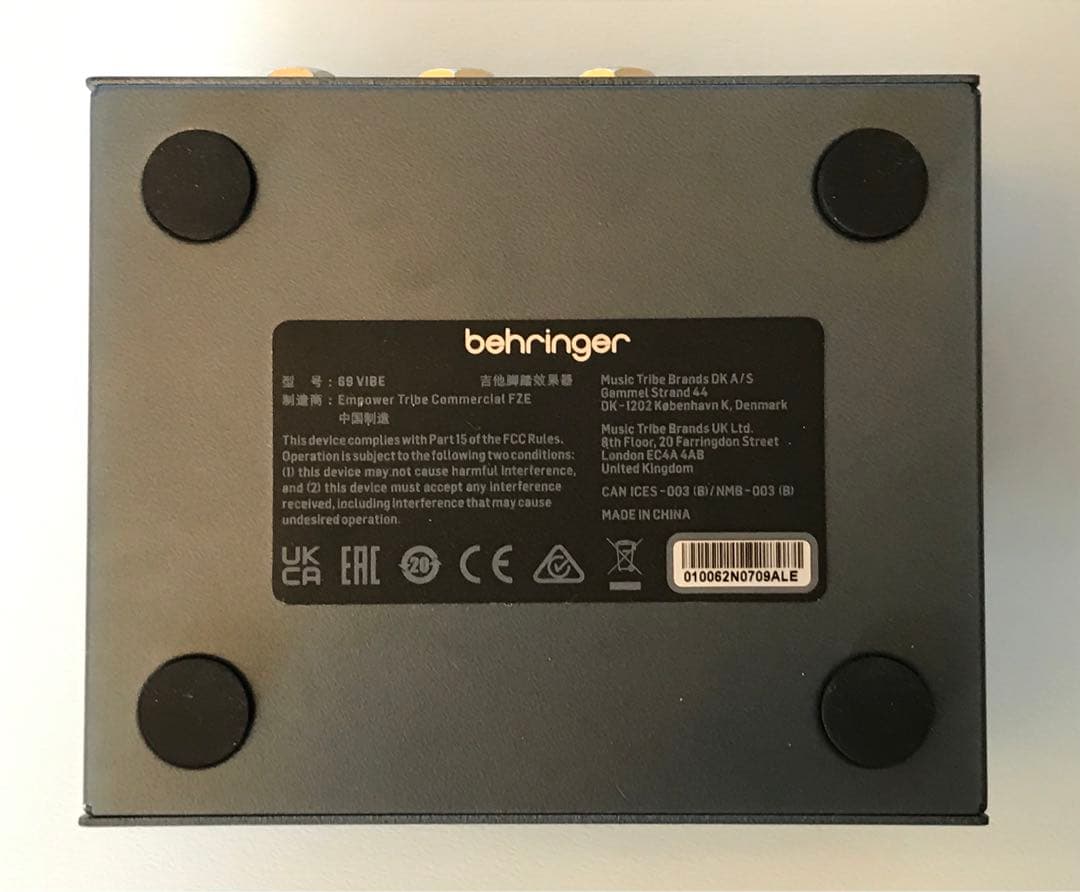 新品同様　Behringer 69Vibe ユニヴァイブ エフェクター コーラス